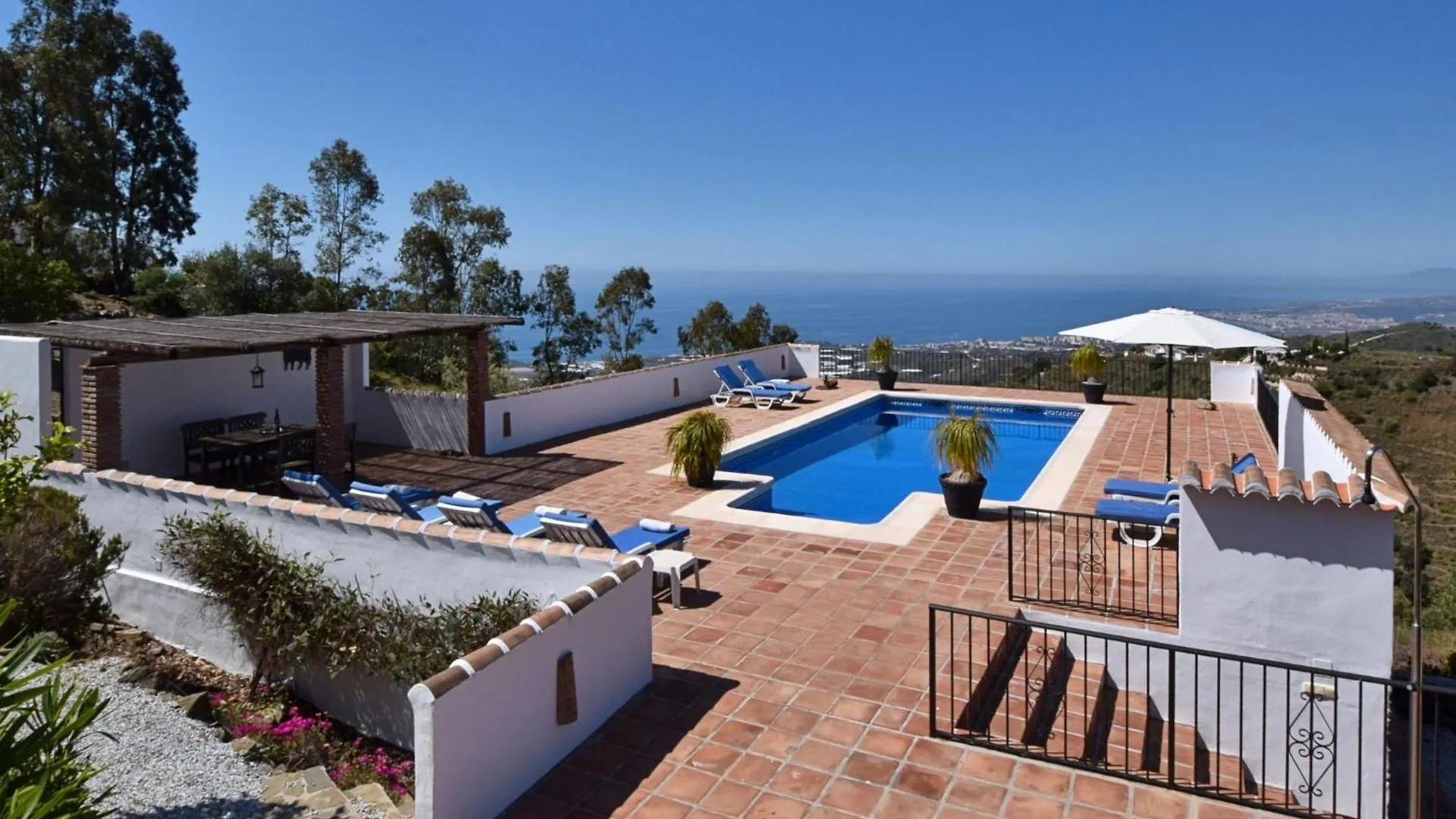 Villa Belvilla By Oyo Casa Iris Sayalonga Spain
